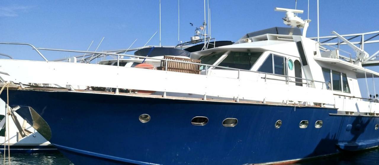 מלון סנט אדריה דה בסוס Your Own Private Yacht מראה חיצוני תמונה